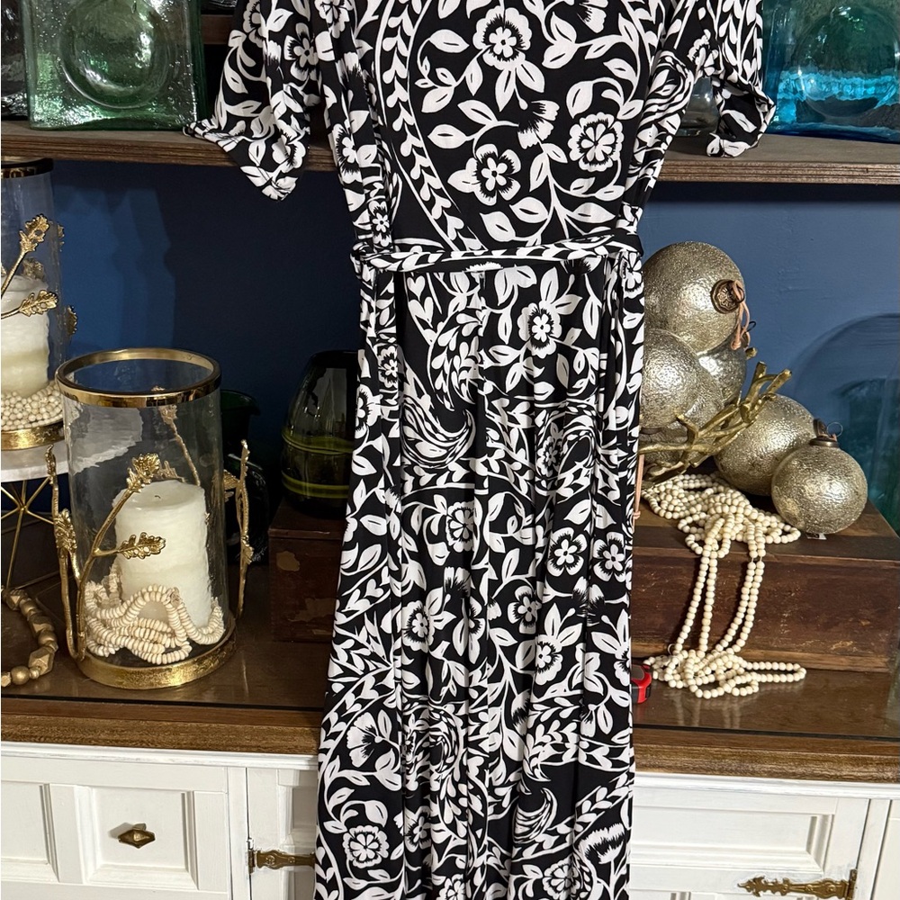 Chaus Black and White Floral Maxi Dress
